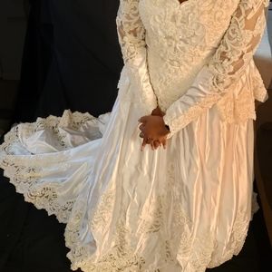 David's Bridal Vintage "Michaelangelo" Wedding Dress